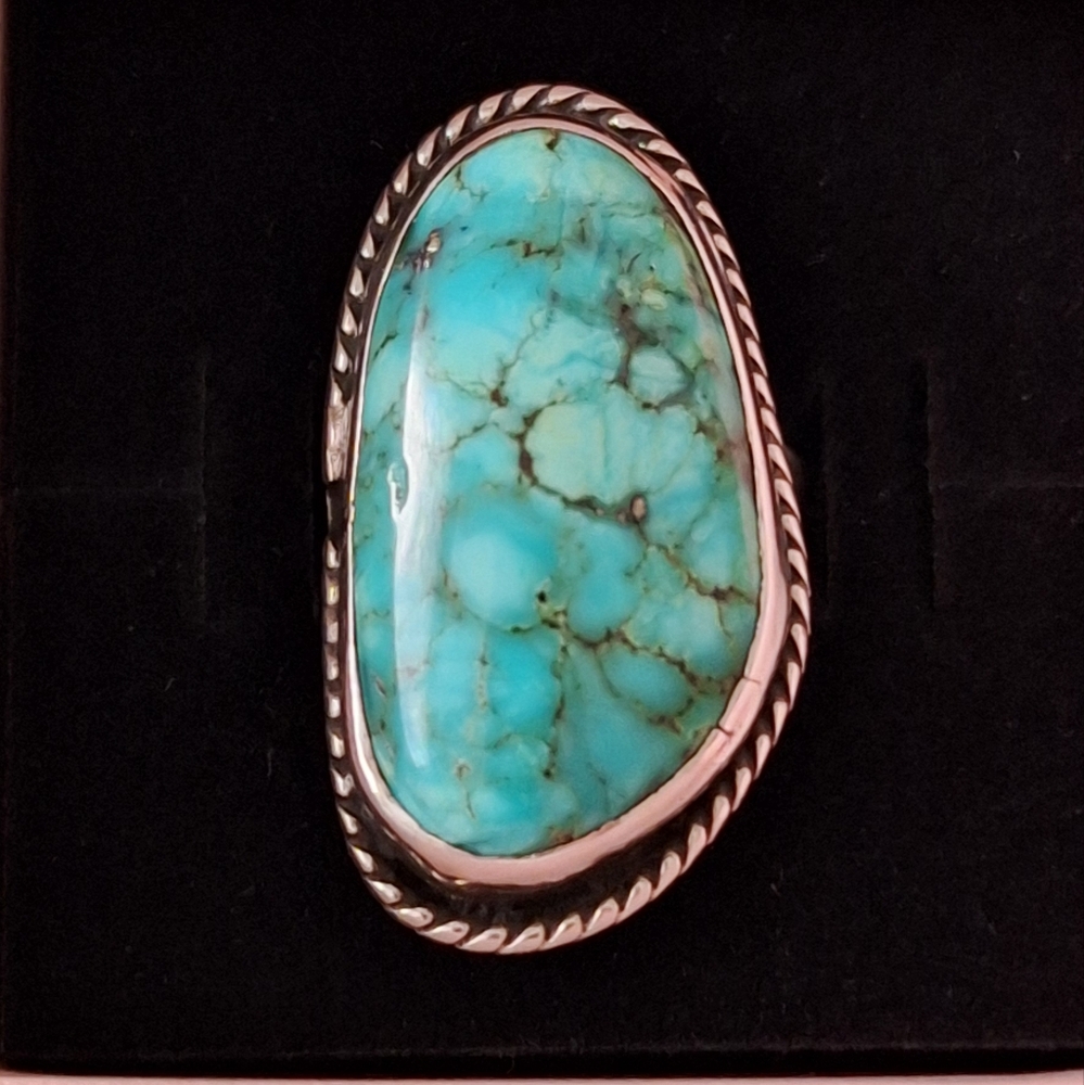Vintage: Large bright blue turquoise sterling silver statement ring